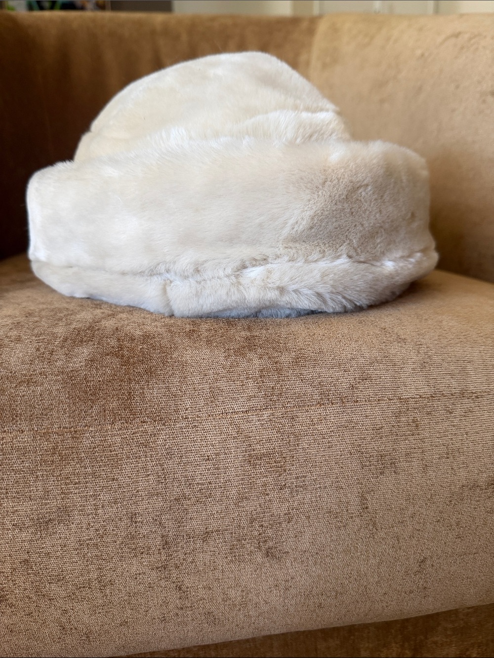 Ben Benger Spenser Jeremy Cream Faux Fur Hat with Black Interior